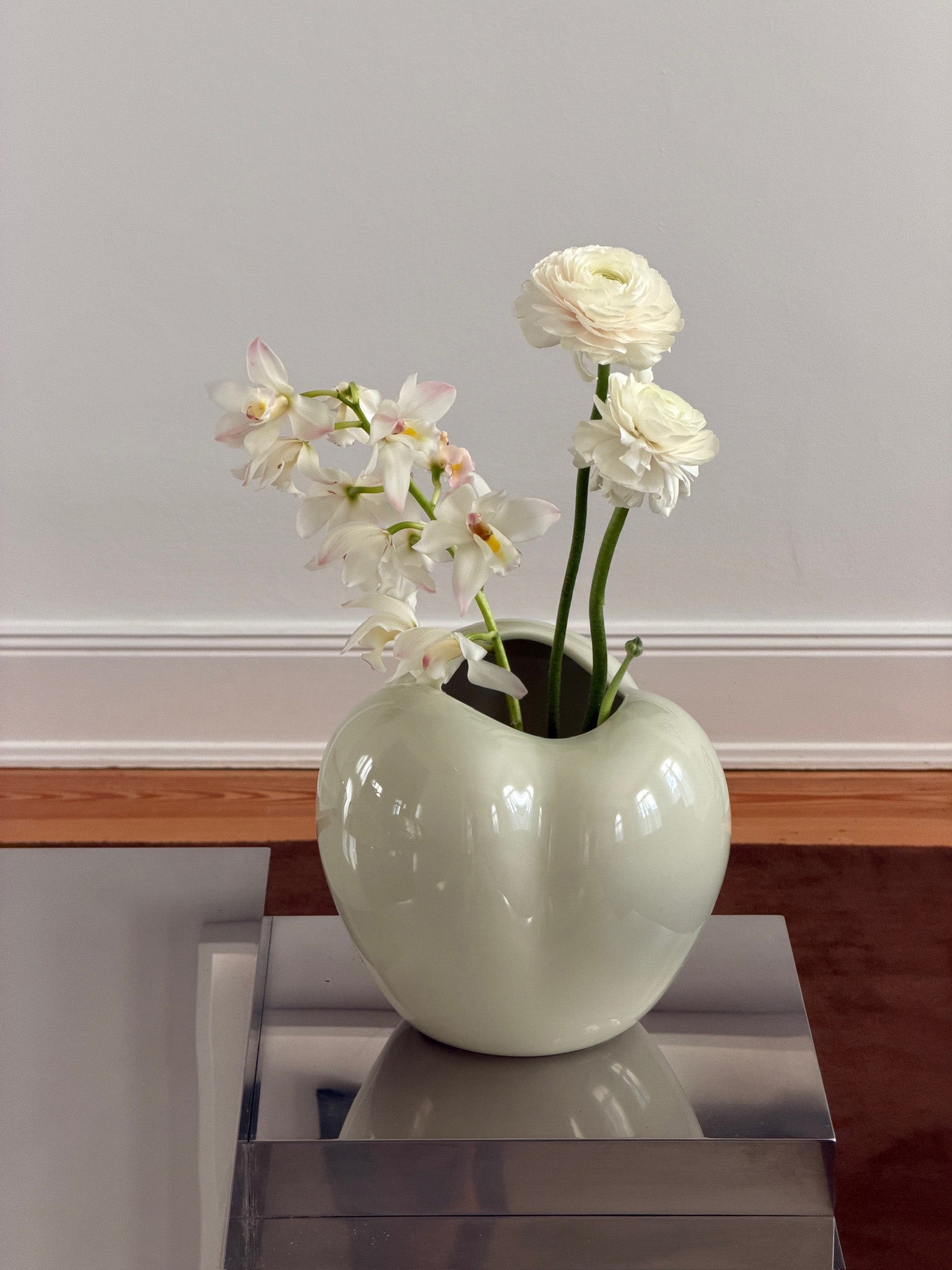 Poppy Vase, moon dust