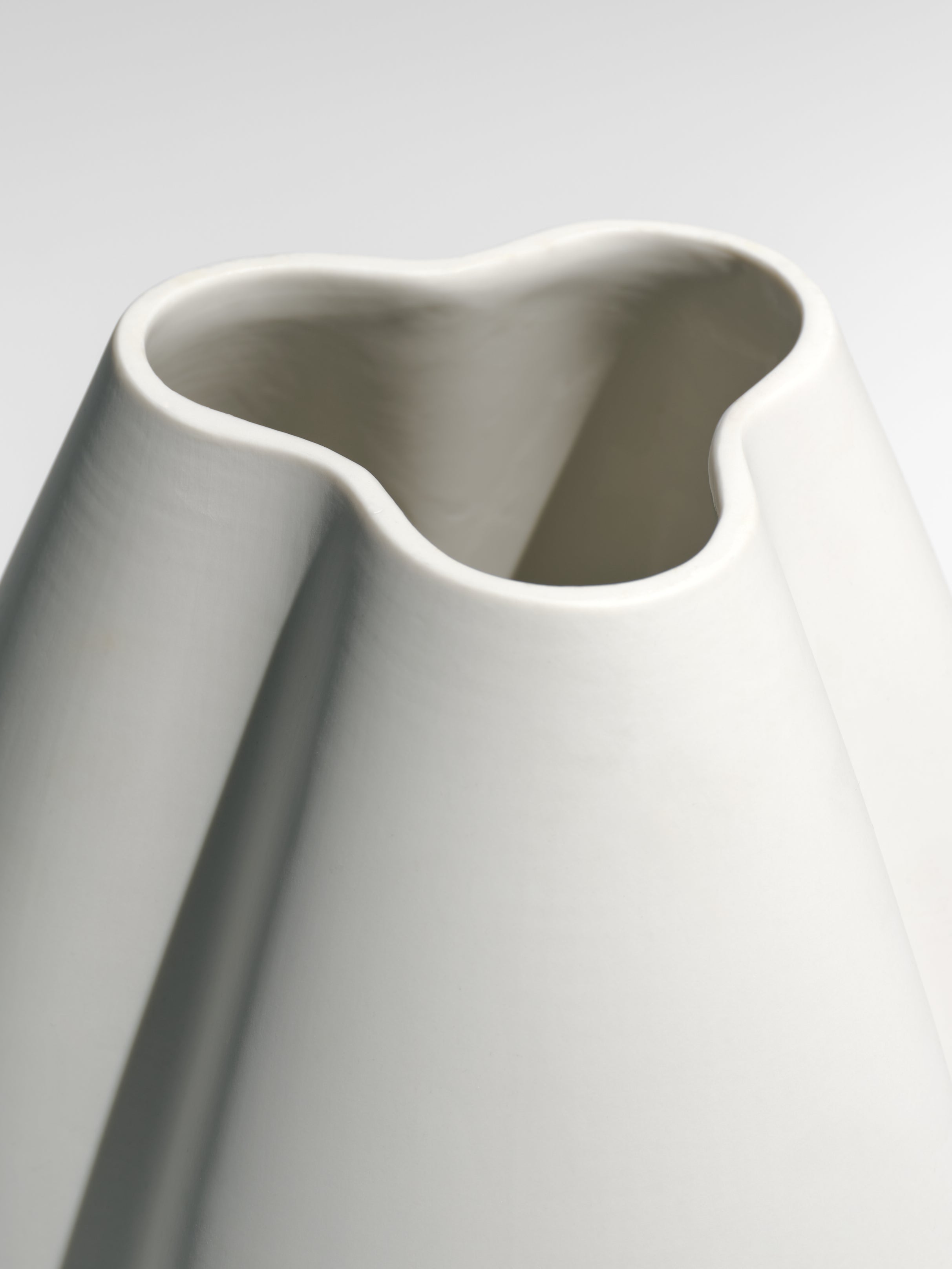 Tulip Vase, white