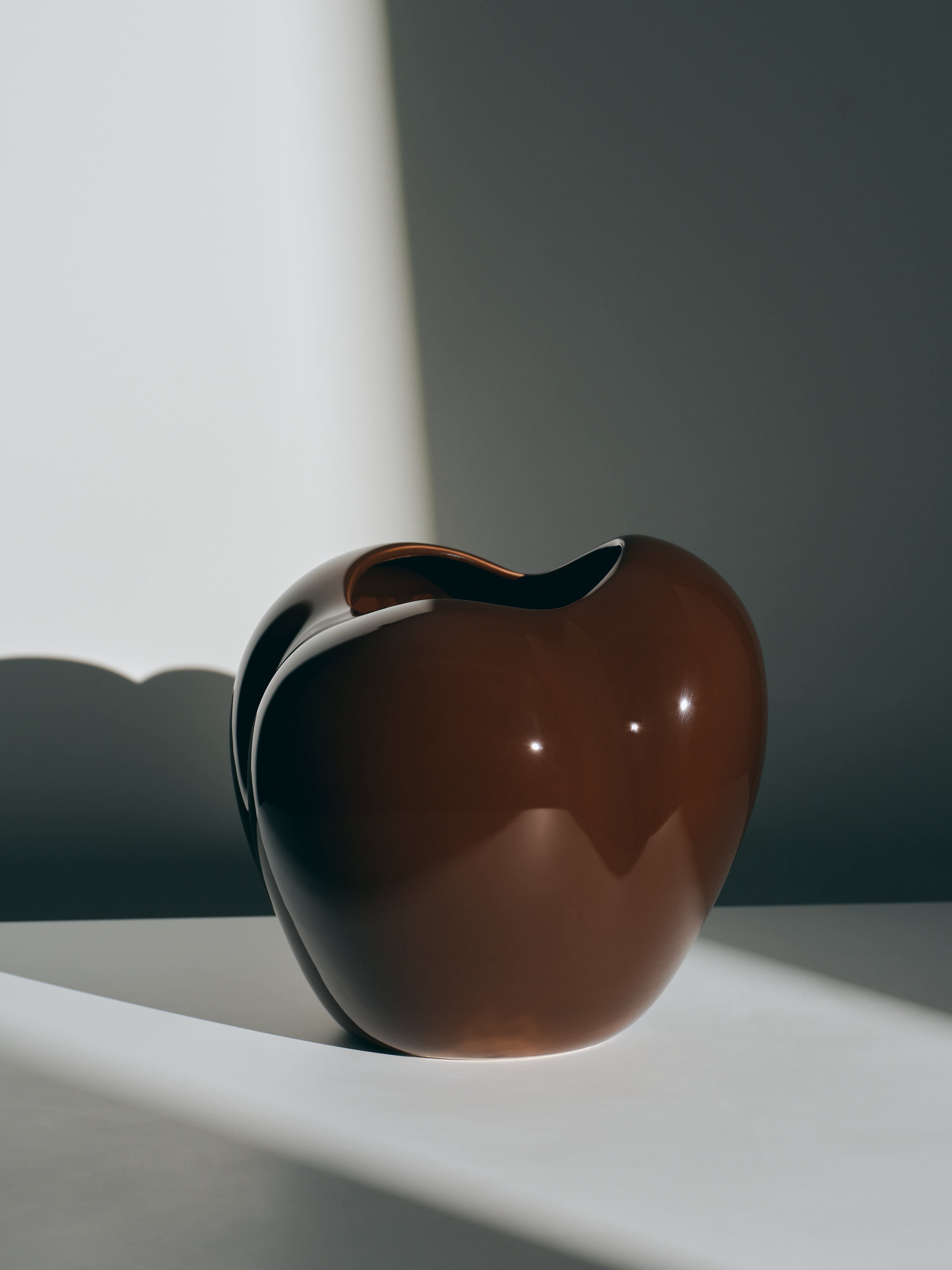 Poppy Vase, chocolate brown