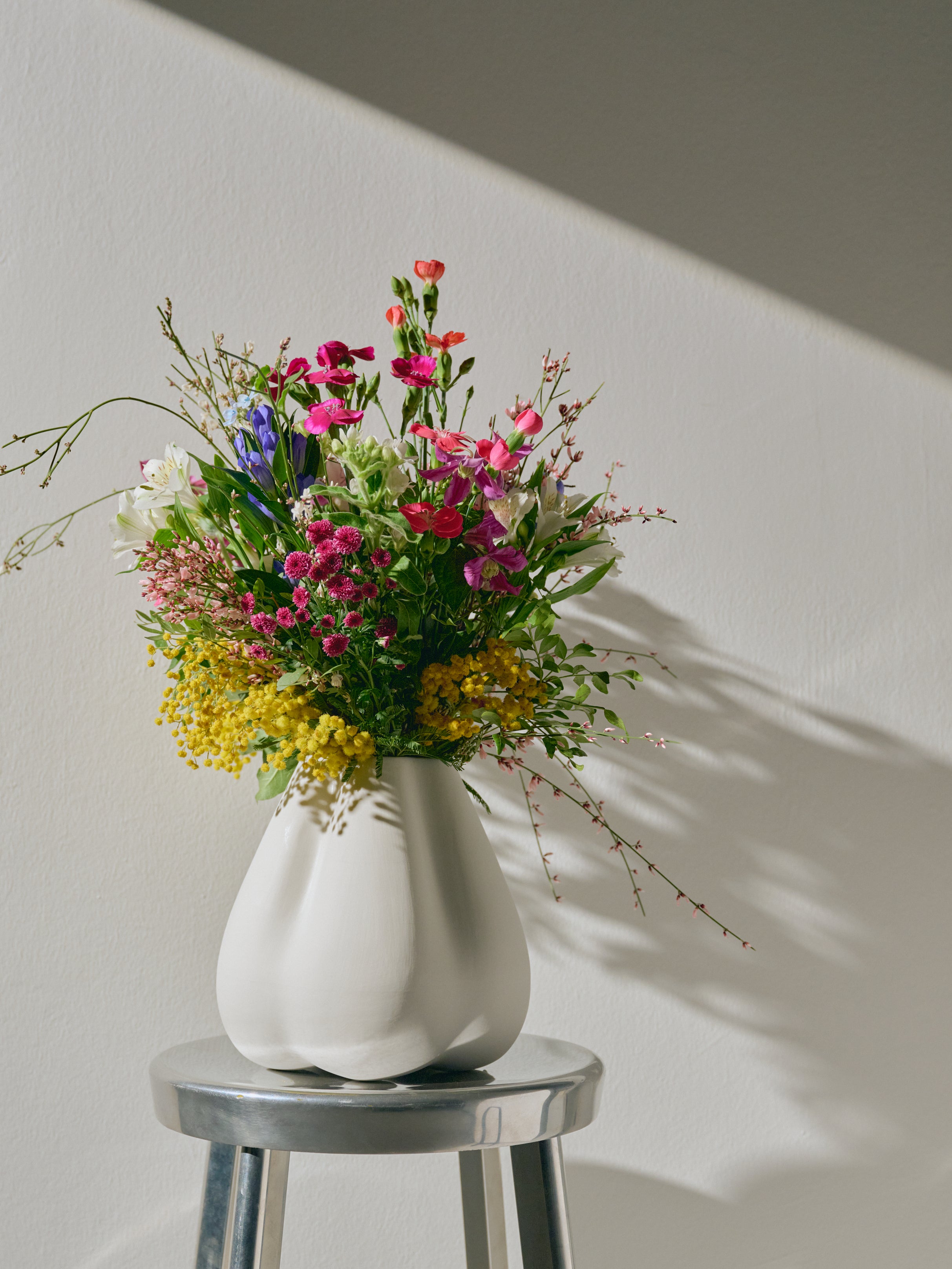 Dumpling Vase, white