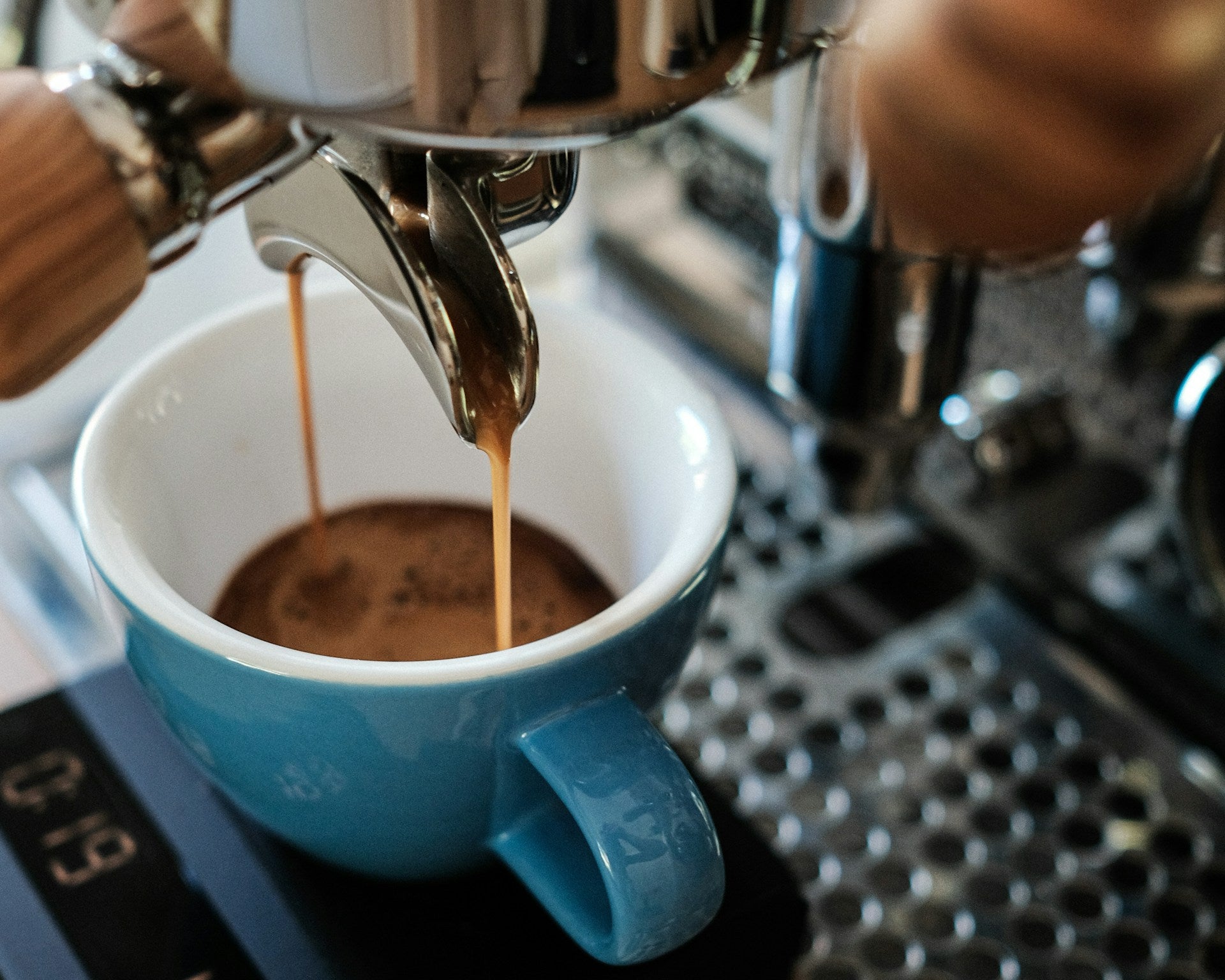 Vom Ursprung zum Genuss: Espresso al Banco als Meisterwerk der Kaffee-Kunst