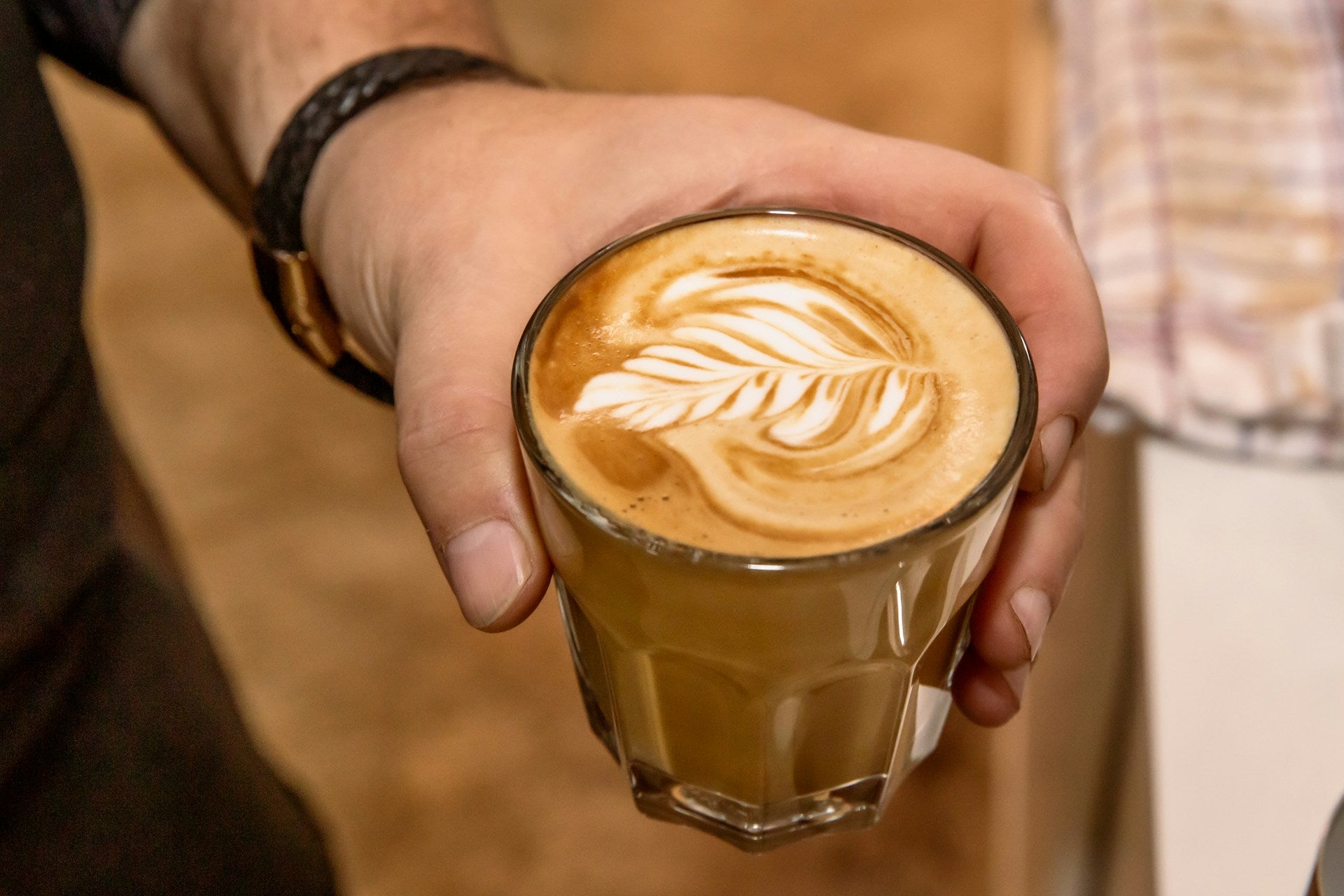 Schichten-König: Erreichen Sie das ideale Latte Macchiato Verhältnis