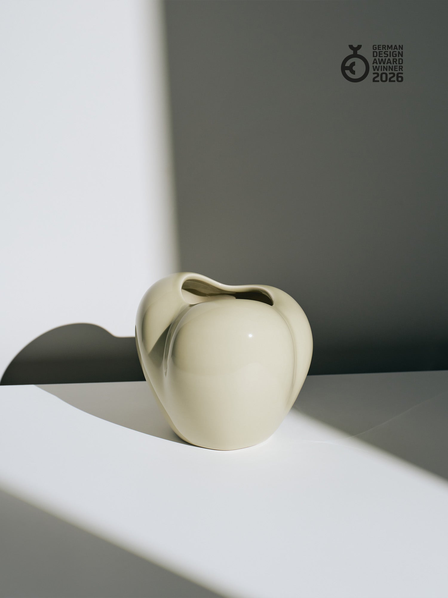 Mini Poppy Vase, moon dust