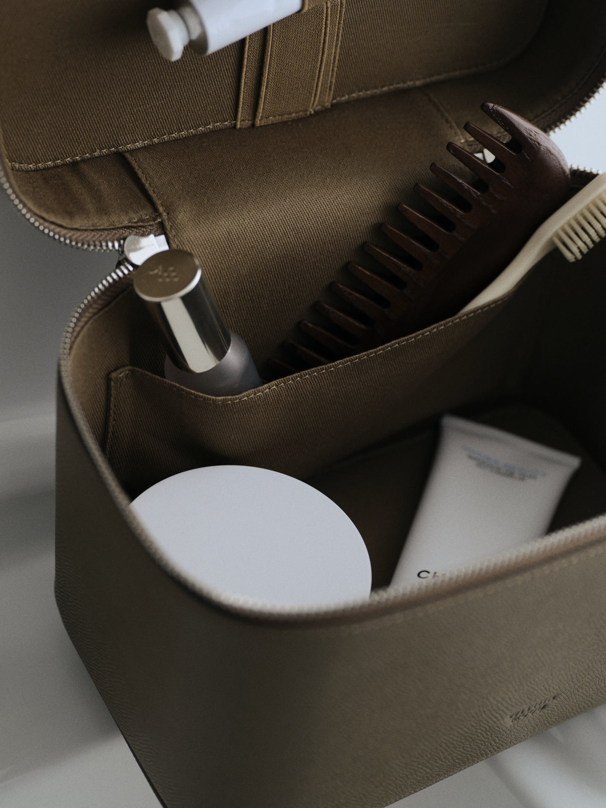Vanity Case large, truffle
