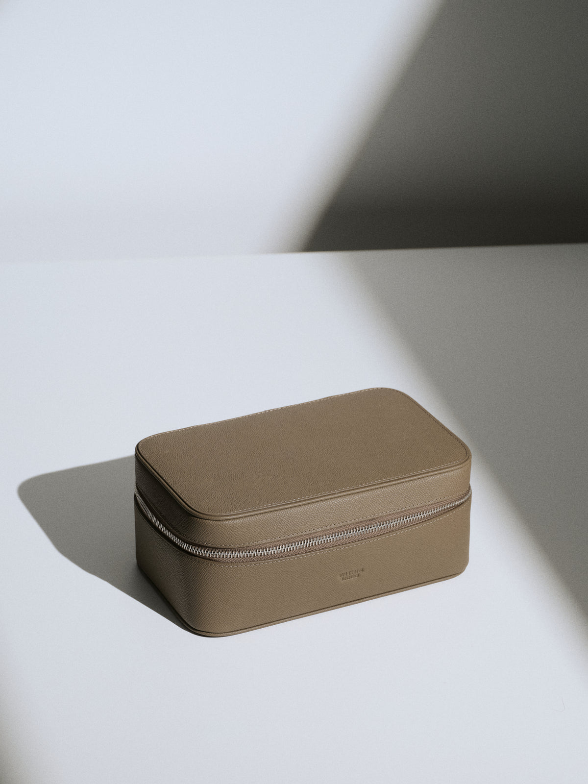Vanity Case small, truffle