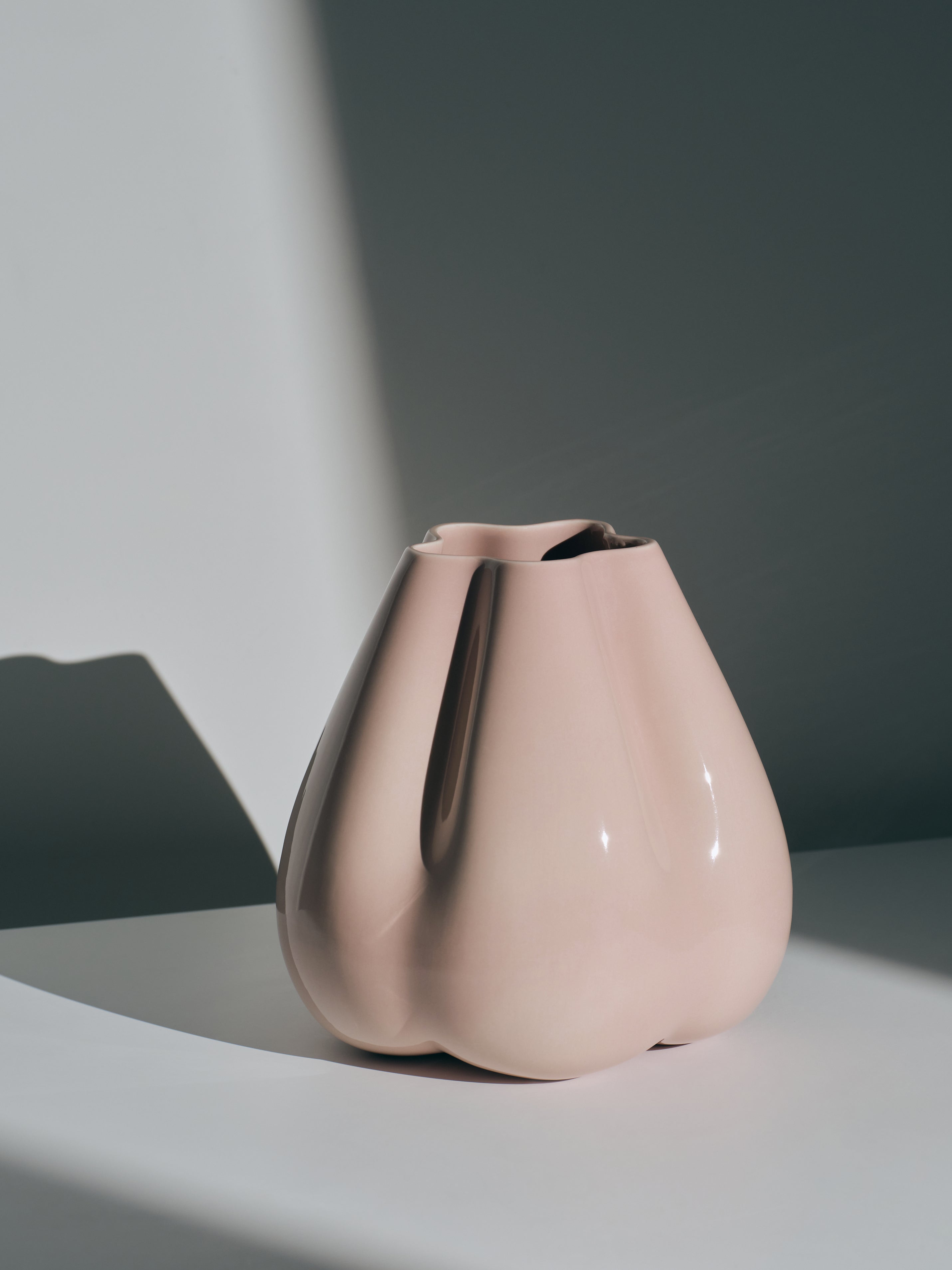 Dumpling Vase, milky pink