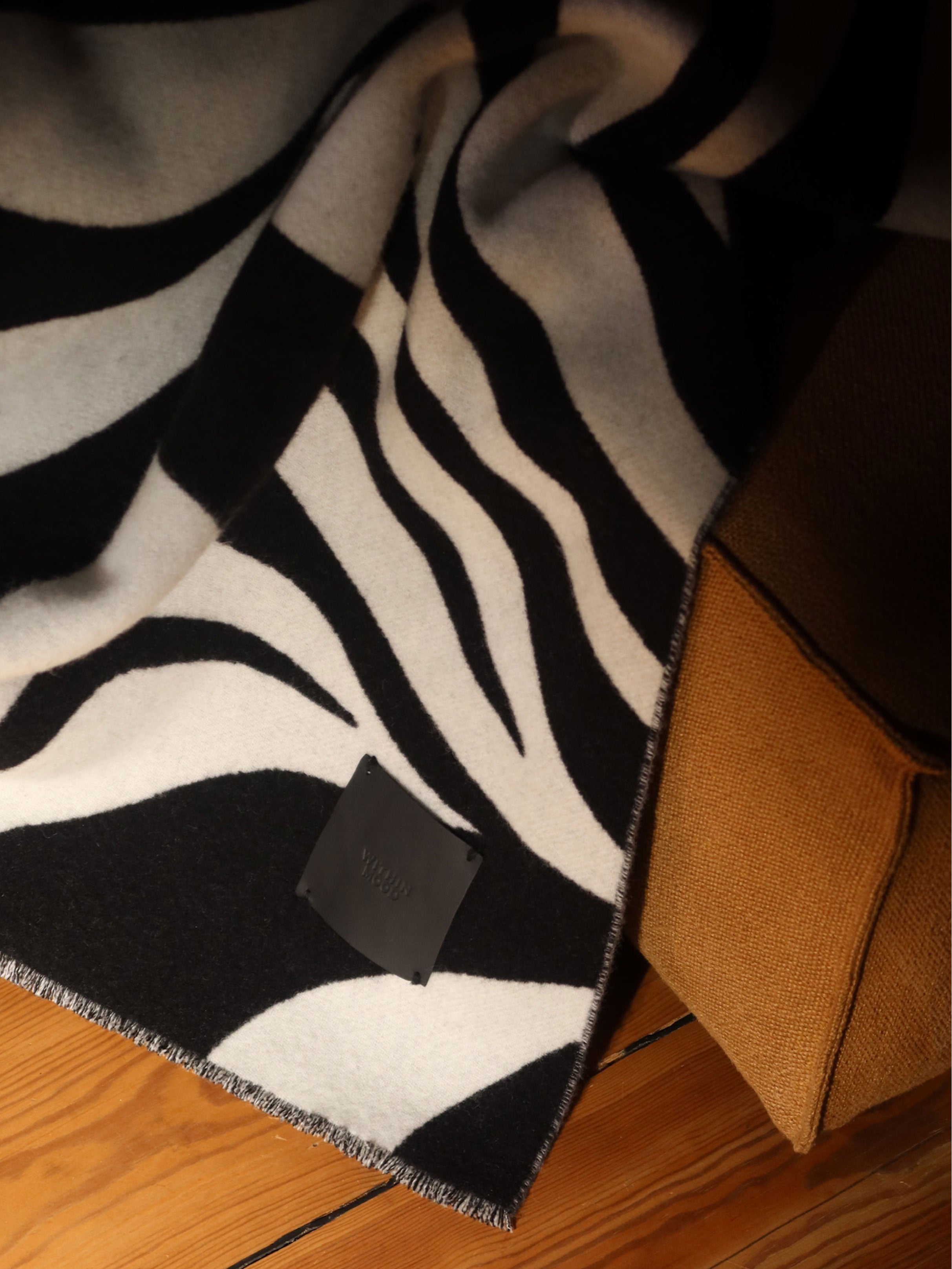 Zebra Blanket, offwhite/black